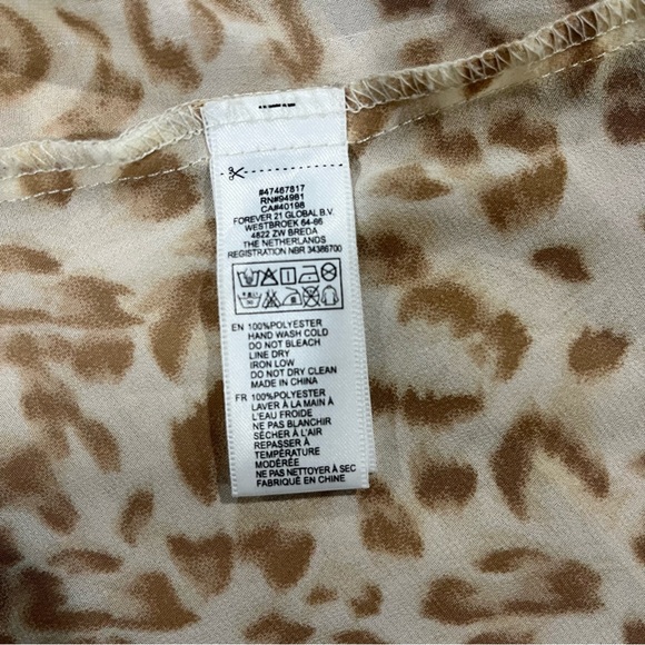 Leopard Print Sleeveless Top - Picture 10 of 12